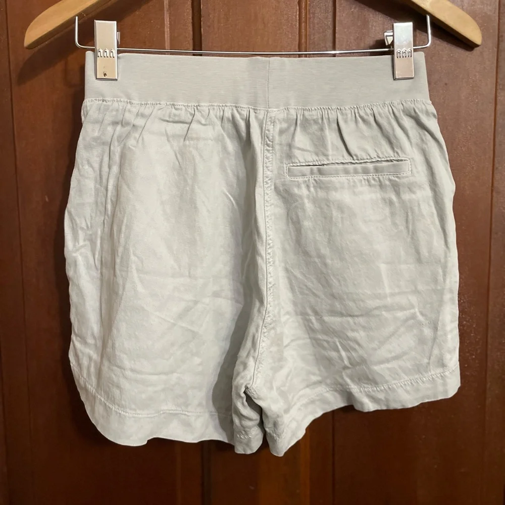 Faherty small gray shorts